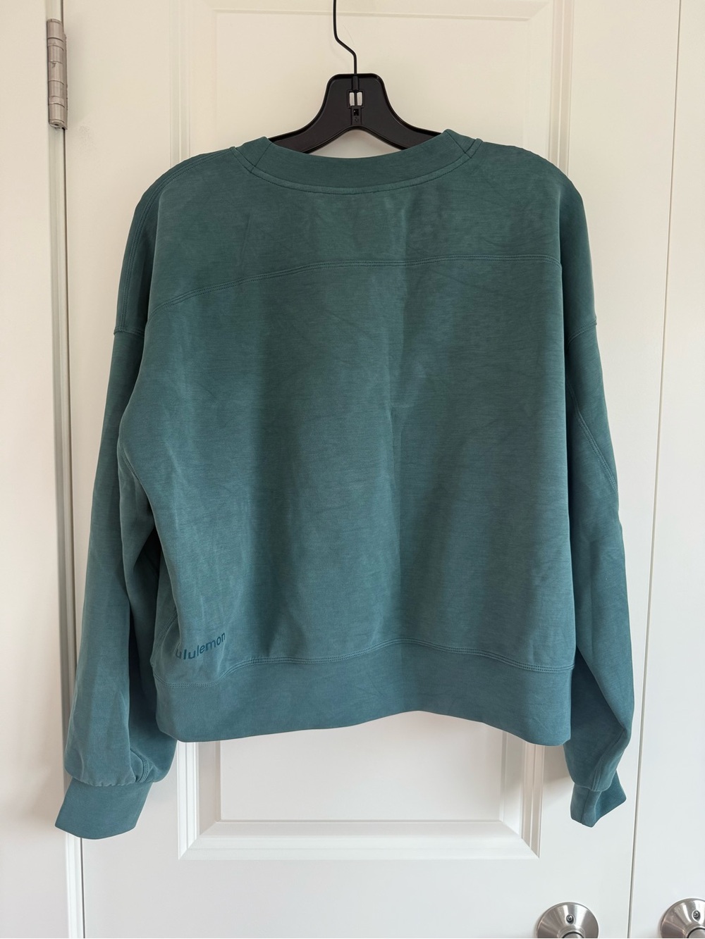 lululemon athletica Softstreme Perfectly Oversized Cropped Crew - Picture 4 of 8